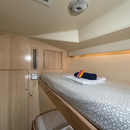 Boat Barcelona Botel *