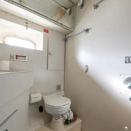 Boat Barcelona Botel *