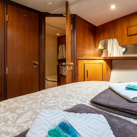 Hotel na wodzie Boat Barcelona *