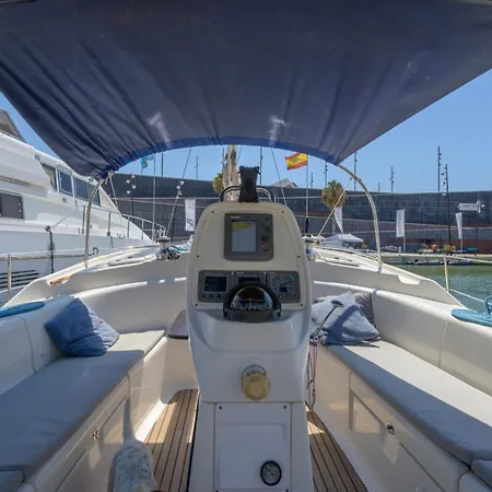 Boat Barcelona Botel
