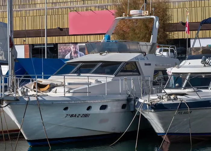 Boat Barcelona * 산트 아드리아 데 베소스