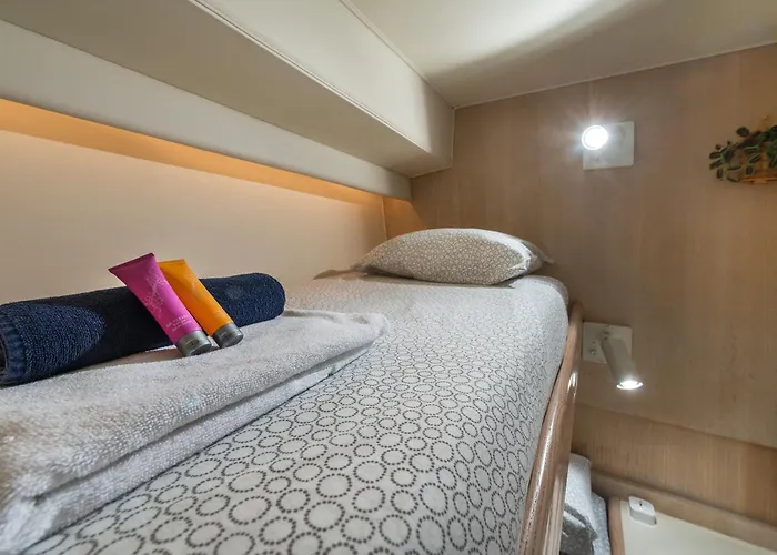 Boat Barcelona 보트호텔
