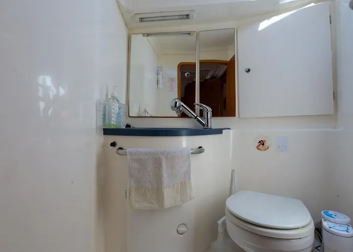 보트호텔 Boat Barcelona 산트 아드리아 데 베소스