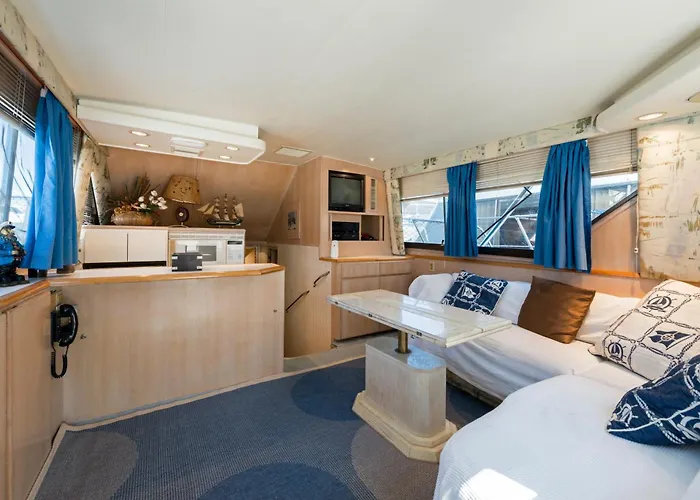 Boat Barcelona 보트호텔