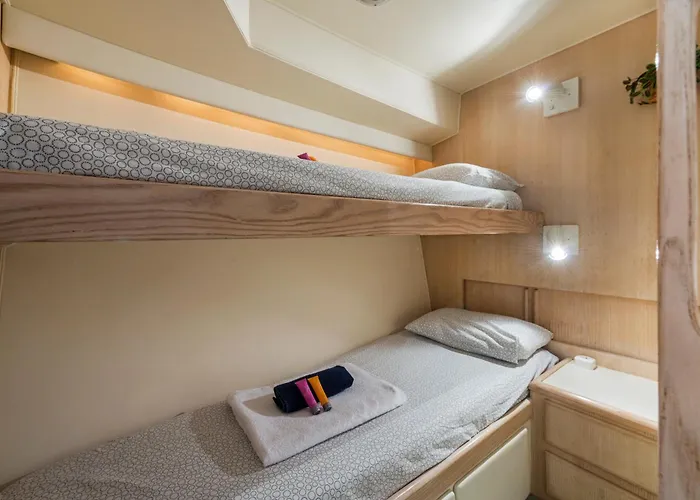 Boat Barcelona * 산트 아드리아 데 베소스