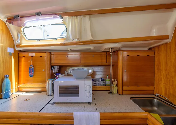 보트호텔 Boat Barcelona 산트 아드리아 데 베소스