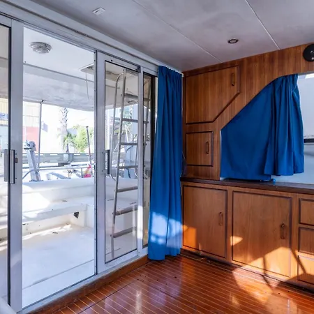 Båthotell Boat Barcelona *